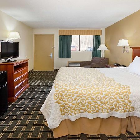 Days Inn By Wyndham Kent - Akron Esterno foto