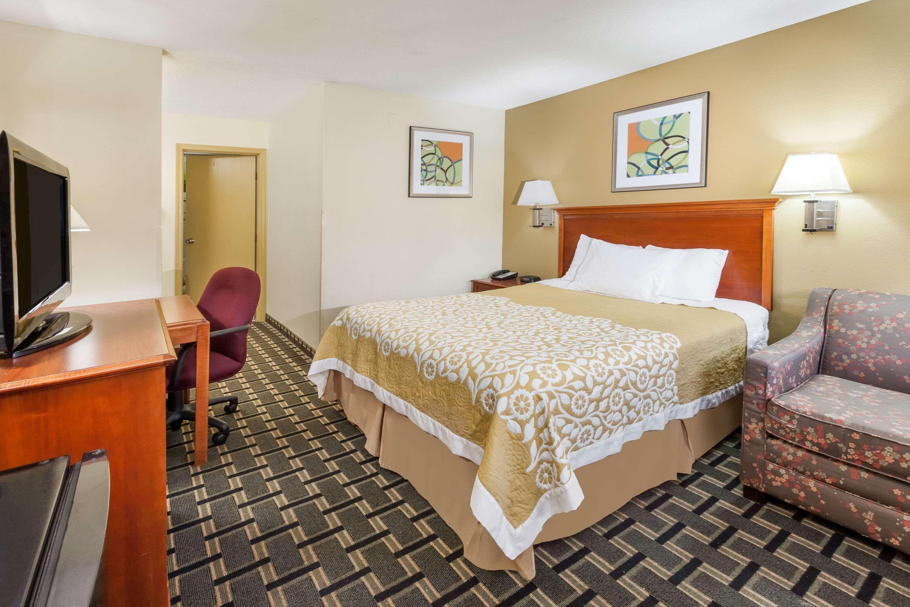 Days Inn By Wyndham Kent - Akron Esterno foto