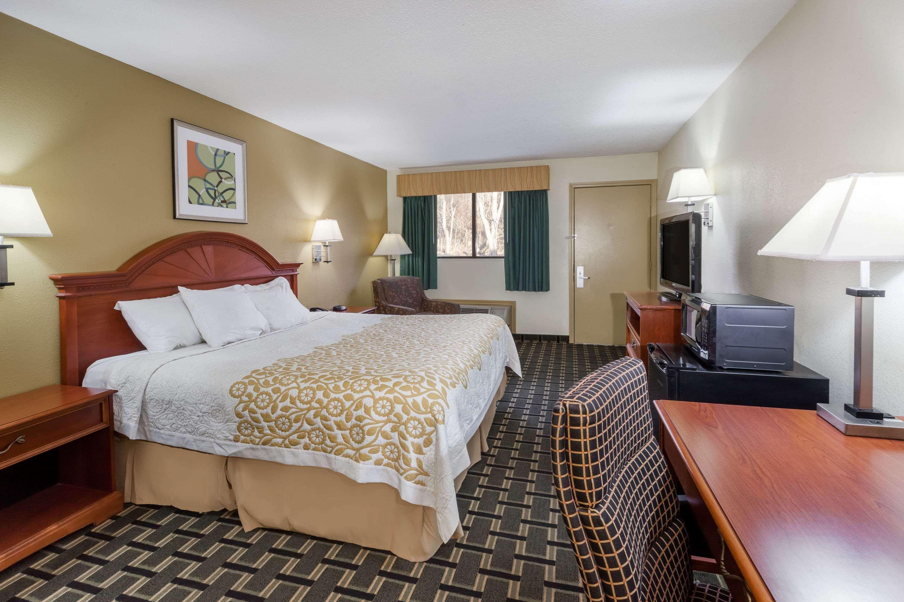 Days Inn By Wyndham Kent - Akron Esterno foto