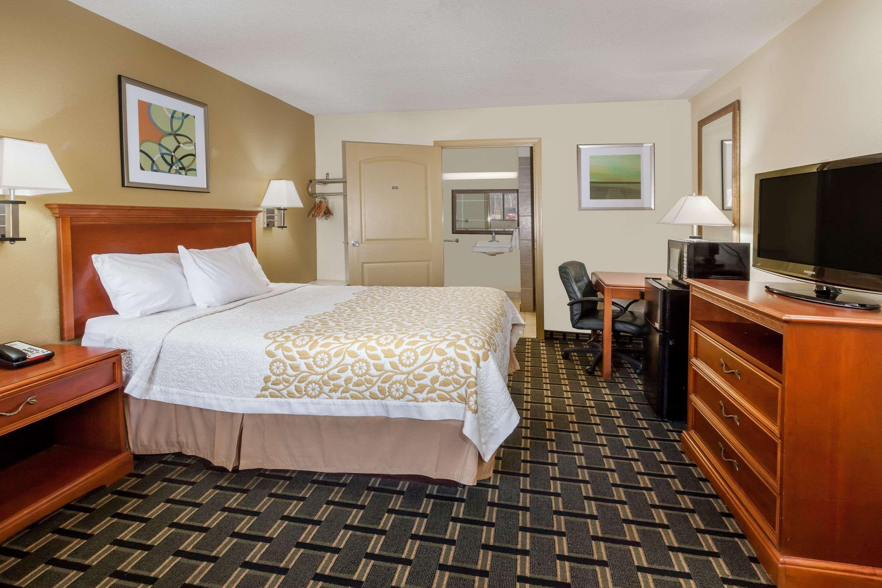 Days Inn By Wyndham Kent - Akron Esterno foto