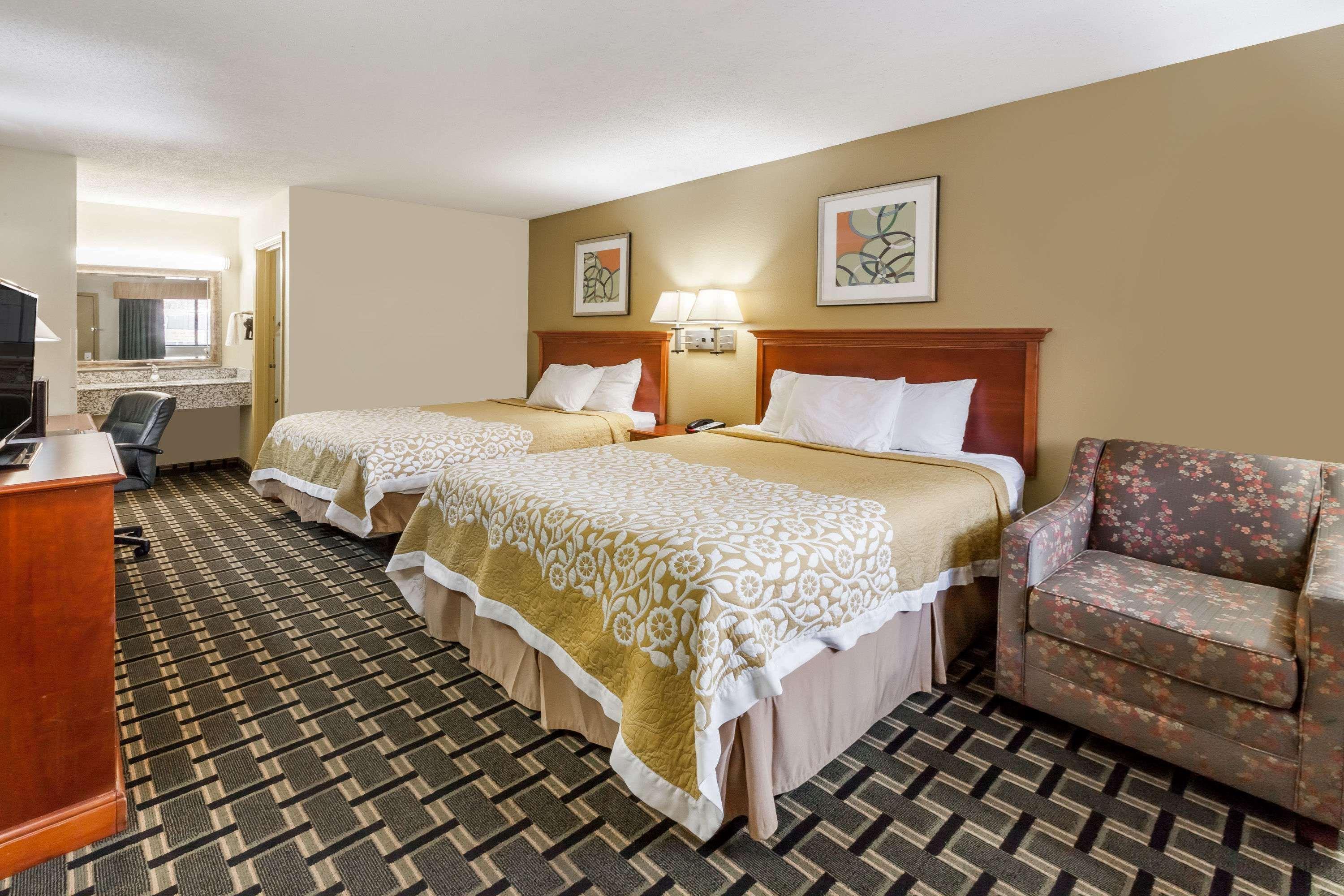 Days Inn By Wyndham Kent - Akron Esterno foto