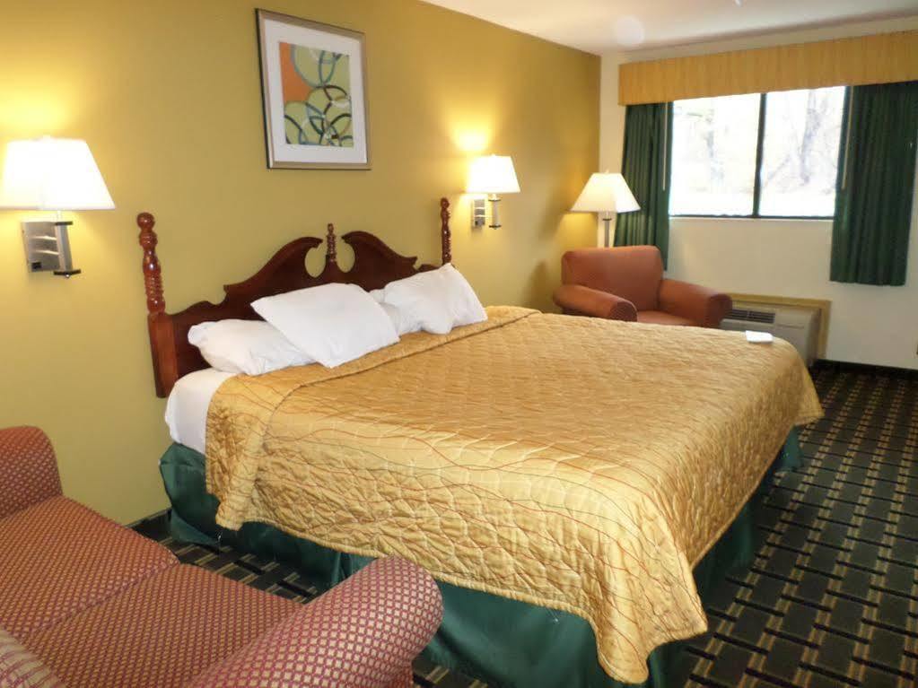Days Inn By Wyndham Kent - Akron Esterno foto