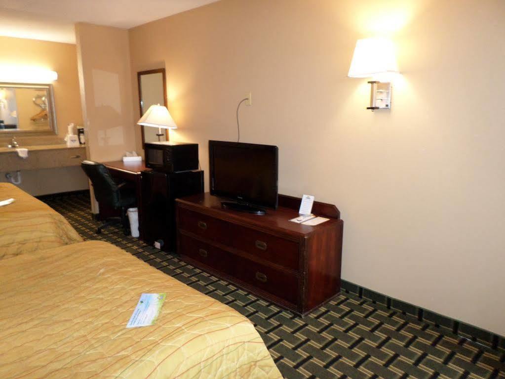 Days Inn By Wyndham Kent - Akron Esterno foto