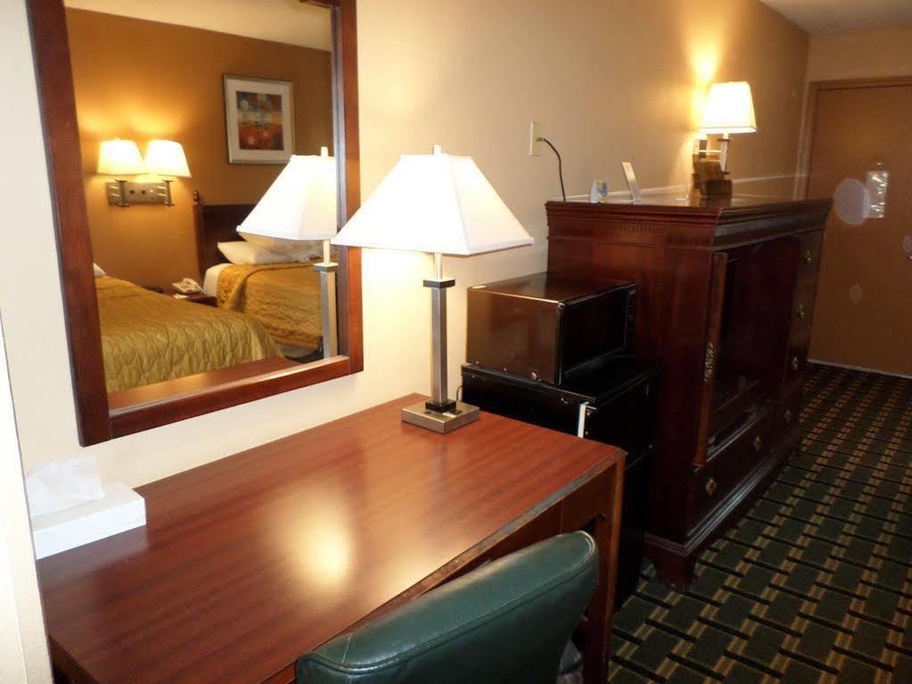 Days Inn By Wyndham Kent - Akron Esterno foto