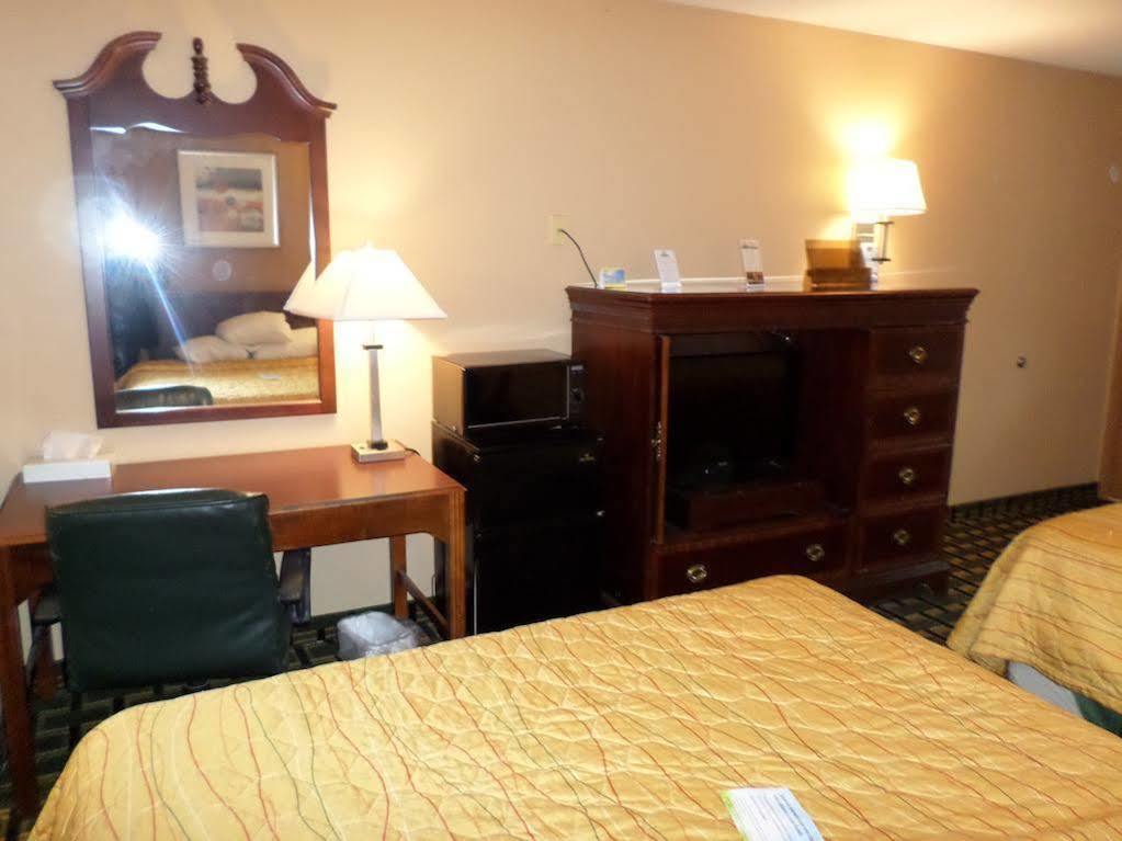 Days Inn By Wyndham Kent - Akron Esterno foto